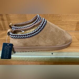 NWT American Exchange Brown Slip-On Slippers SIZE 8